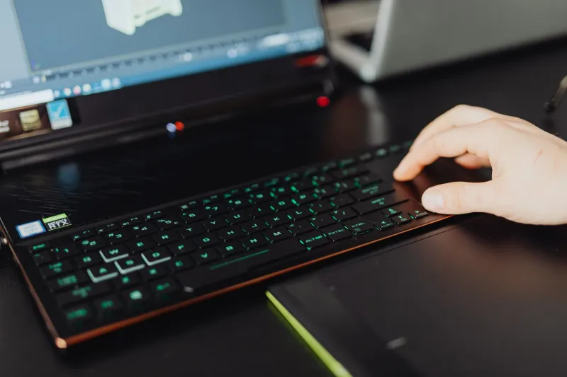 Your Hands Are Lying to You: Breaking the Muscle Memory Cycle That's Capping Your Growth